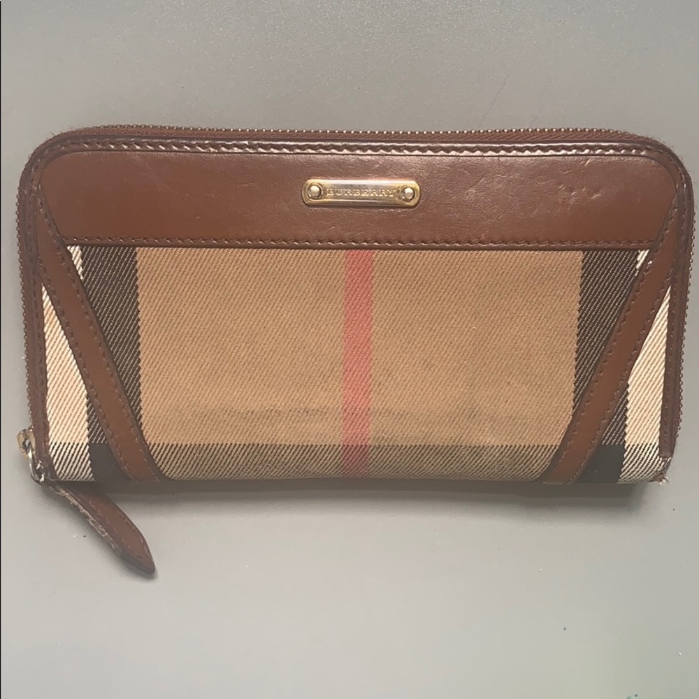 burberry • continental check print wallet